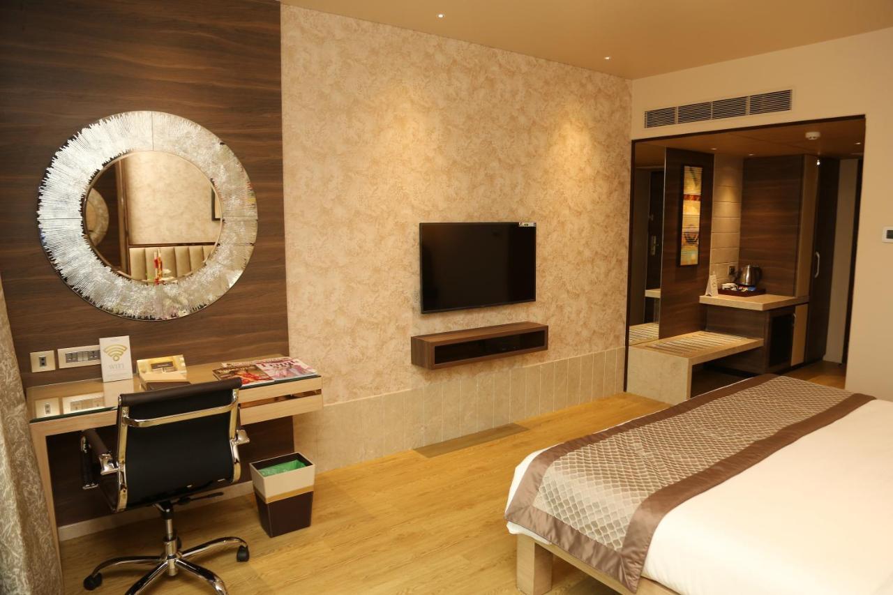 The Regenza By Tunga Hotell Navi Mumbai Exteriör bild