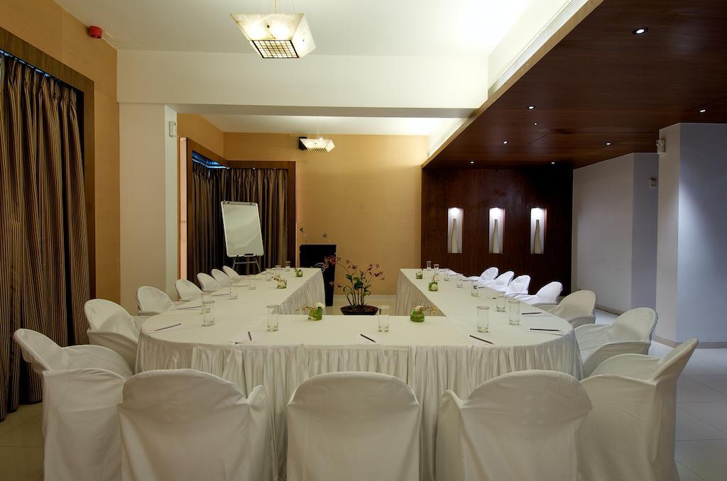 The Regenza By Tunga Hotell Navi Mumbai Exteriör bild